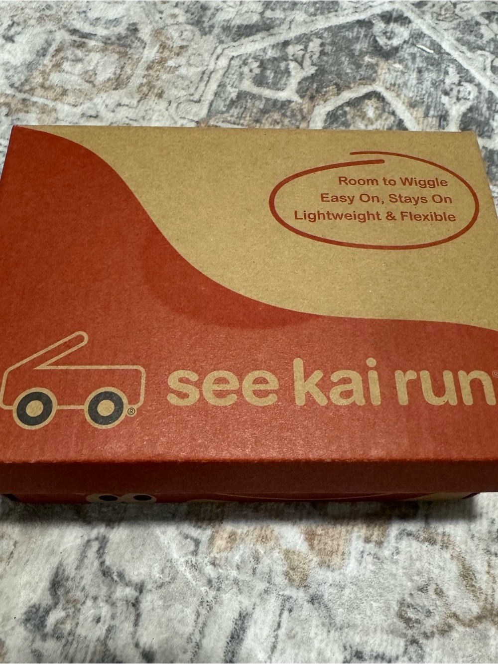 See Kai Run Brown and White Toddler Sneakers size 5 original box - Picture 8 of 11